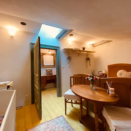 Rozsilak Villa *